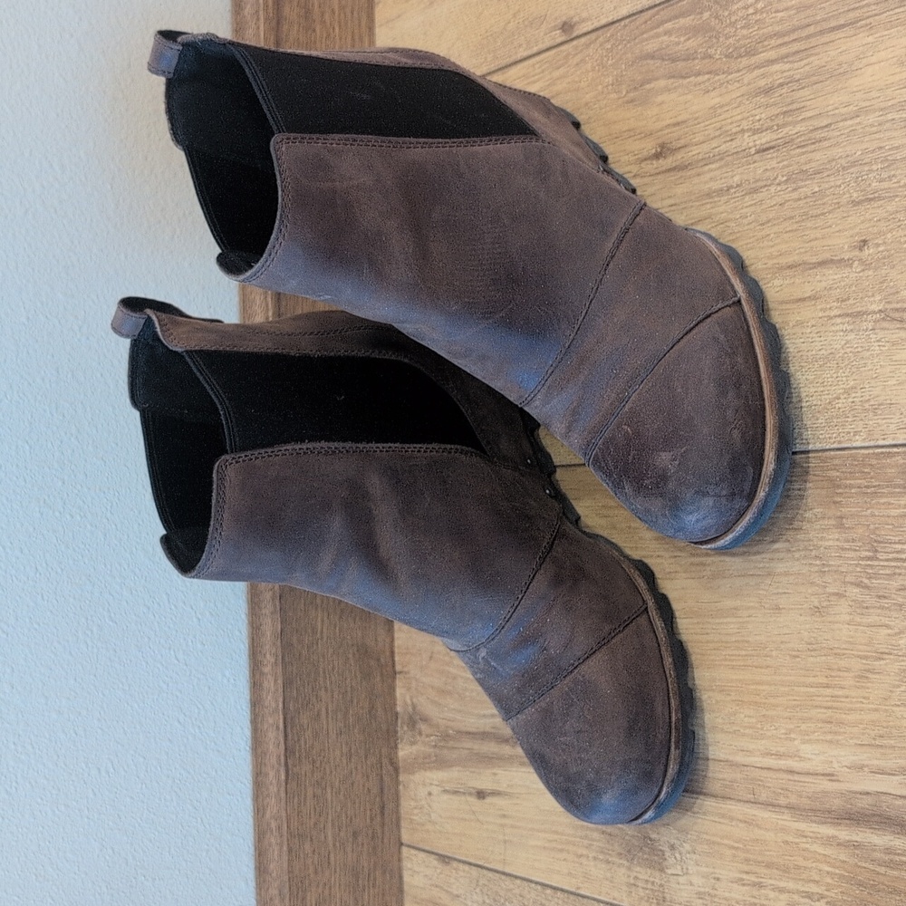 Sorel Lea Wedge Chelsea Boots
